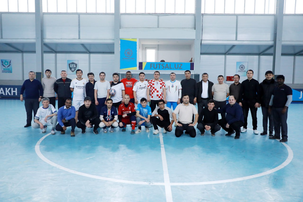 Sambhram universiteti professor o'qituvchilari o'rtasida futbol tashkil qilindi.